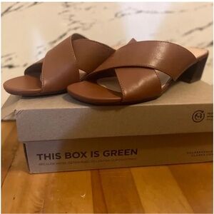 Clarks Brown Sandals size 39 /8.5